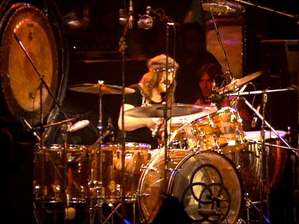 big_John-Bonham-Amber-Vistalite-Ludwig-Drum-Kit-Setup01.jpg