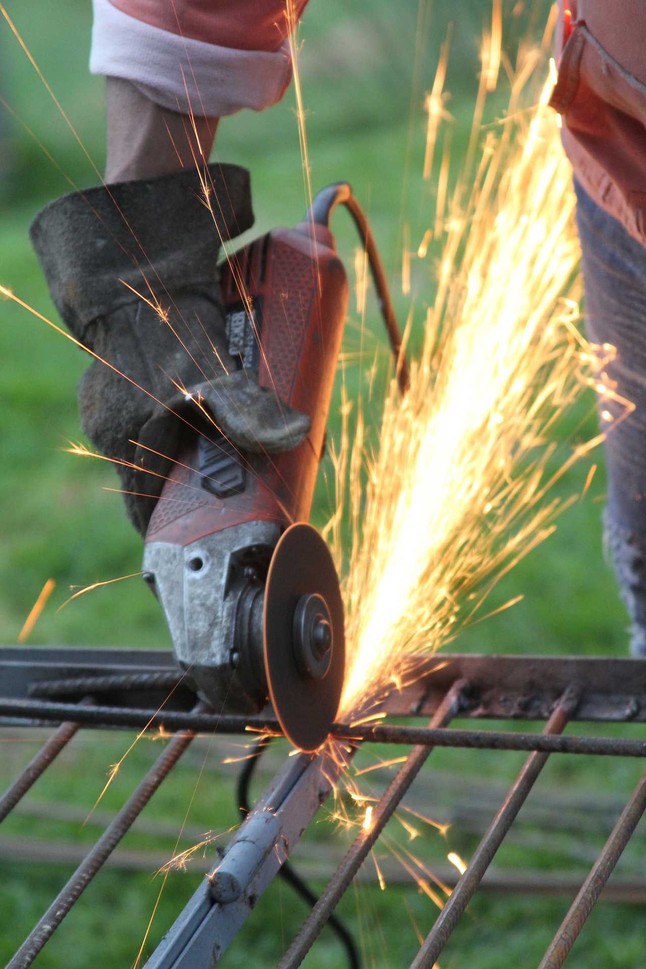 welding-g7c4fe4ac8_1920.jpg