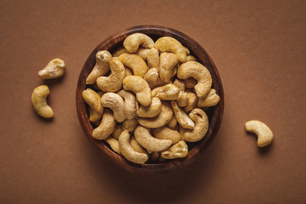 depositphotos_231212622-stock-photo-top-view-of-cashew-nuts.jpg
