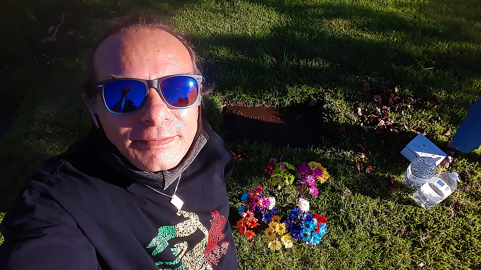 birthday, my birthday, happy birthday, splinterlands, steemmonsters, thai food, cemetary, grandparents, grandma, flowers, dtube, hive, jeronimorubio,jeronimo rubio (7).jpg