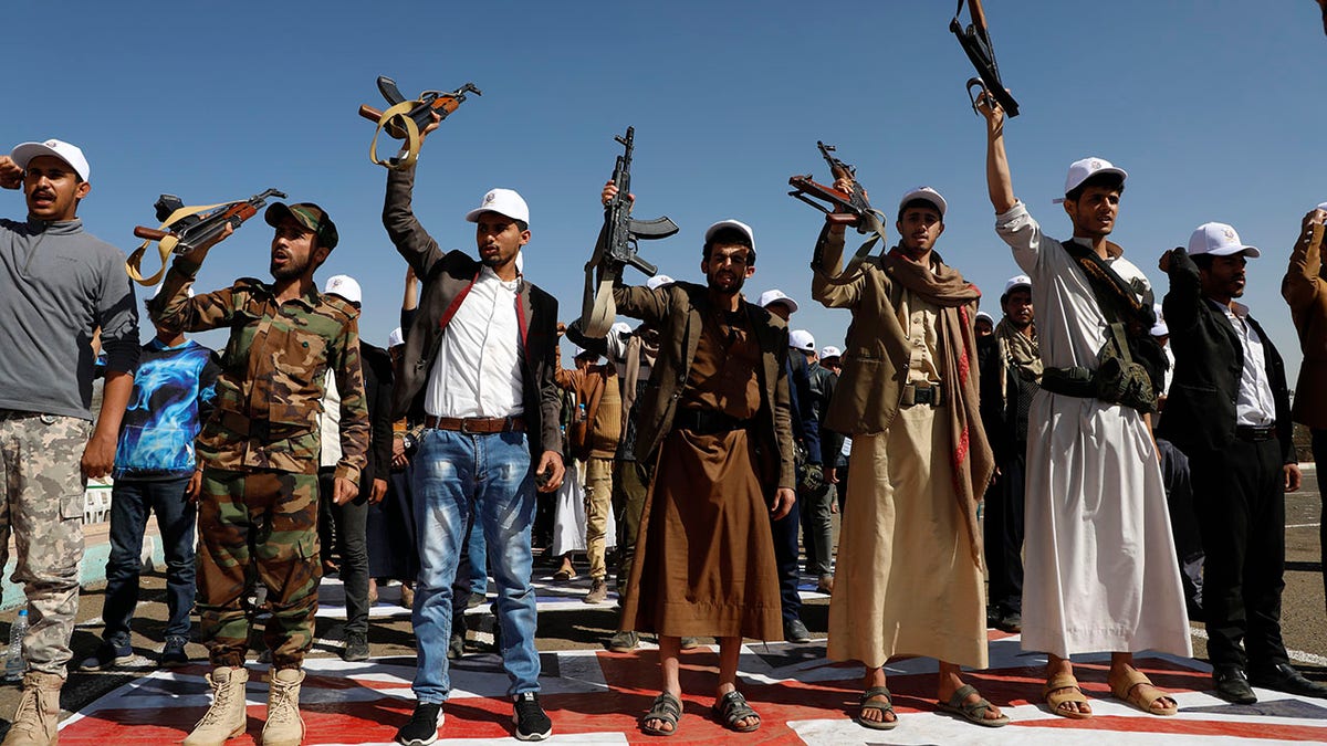 Yemen-Houthis-4165922613.jpg