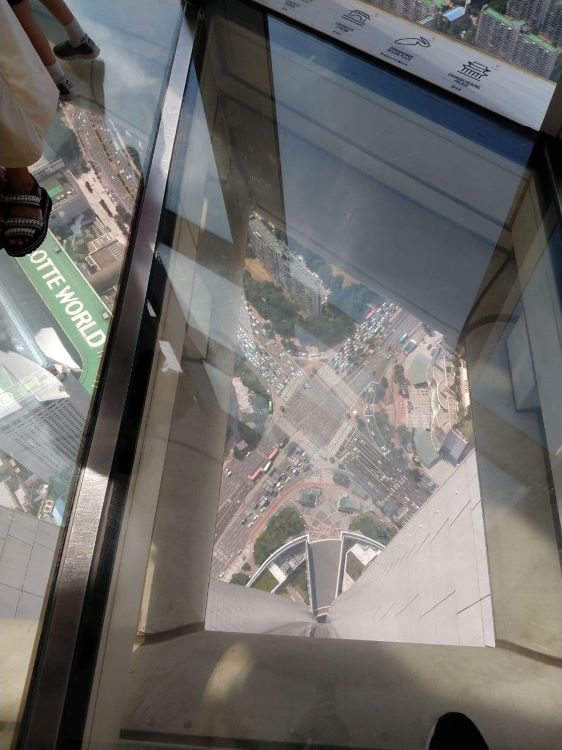 glass floor.jpg