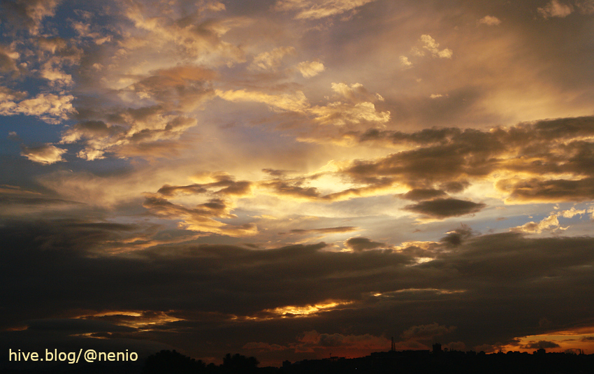 sunset-caracas-001.jpg