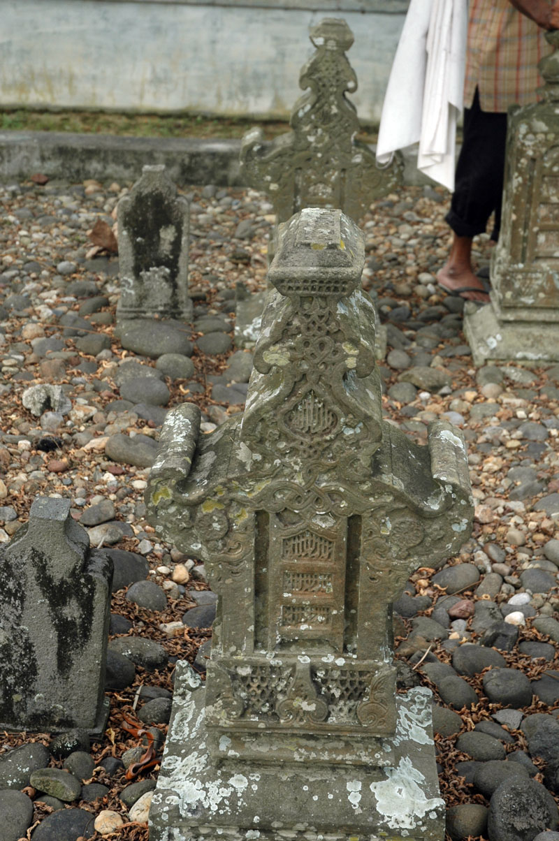 Makam Putroe Neng_03@GRASINDO.jpg