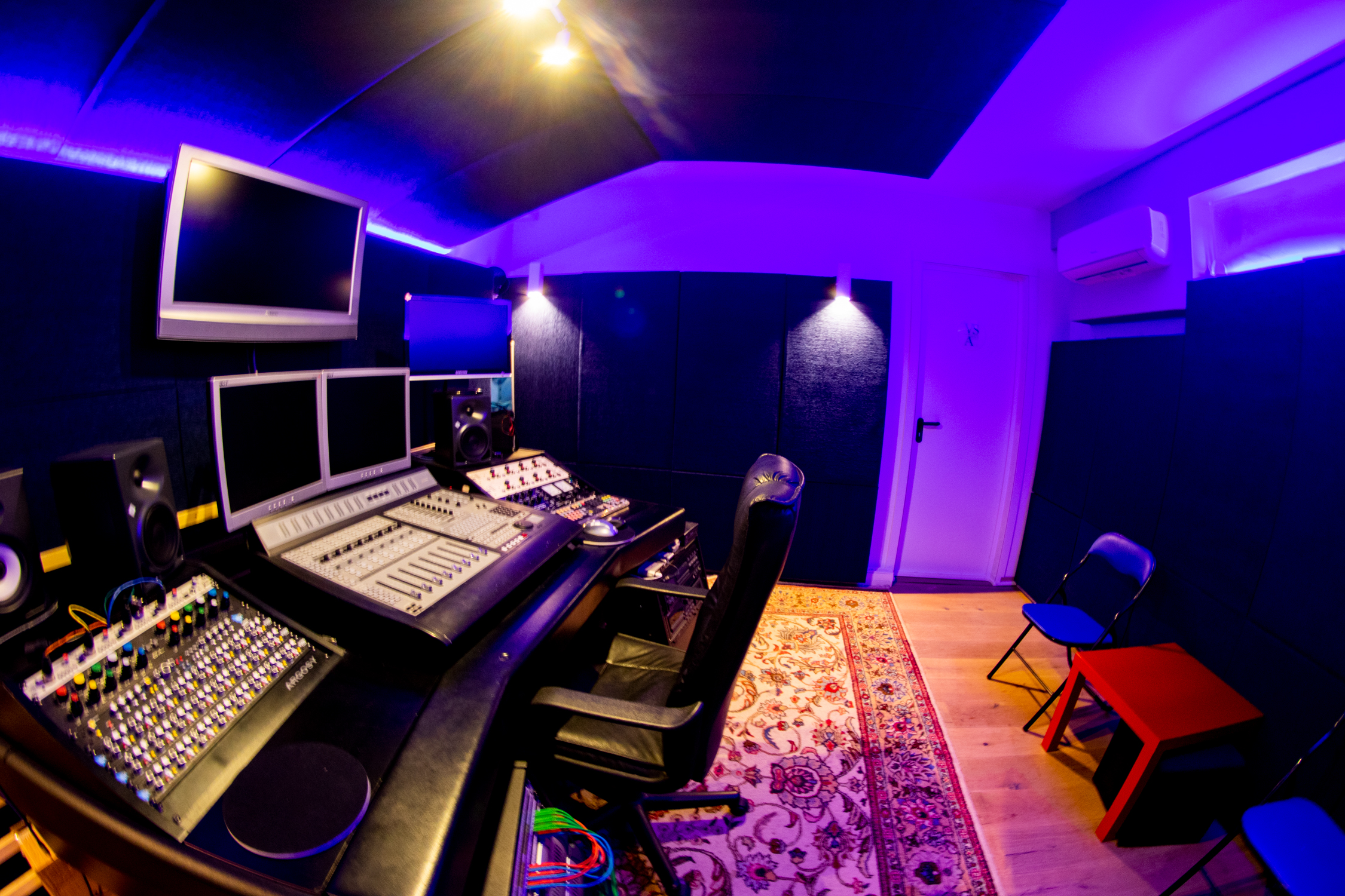 studio_full_size.jpg