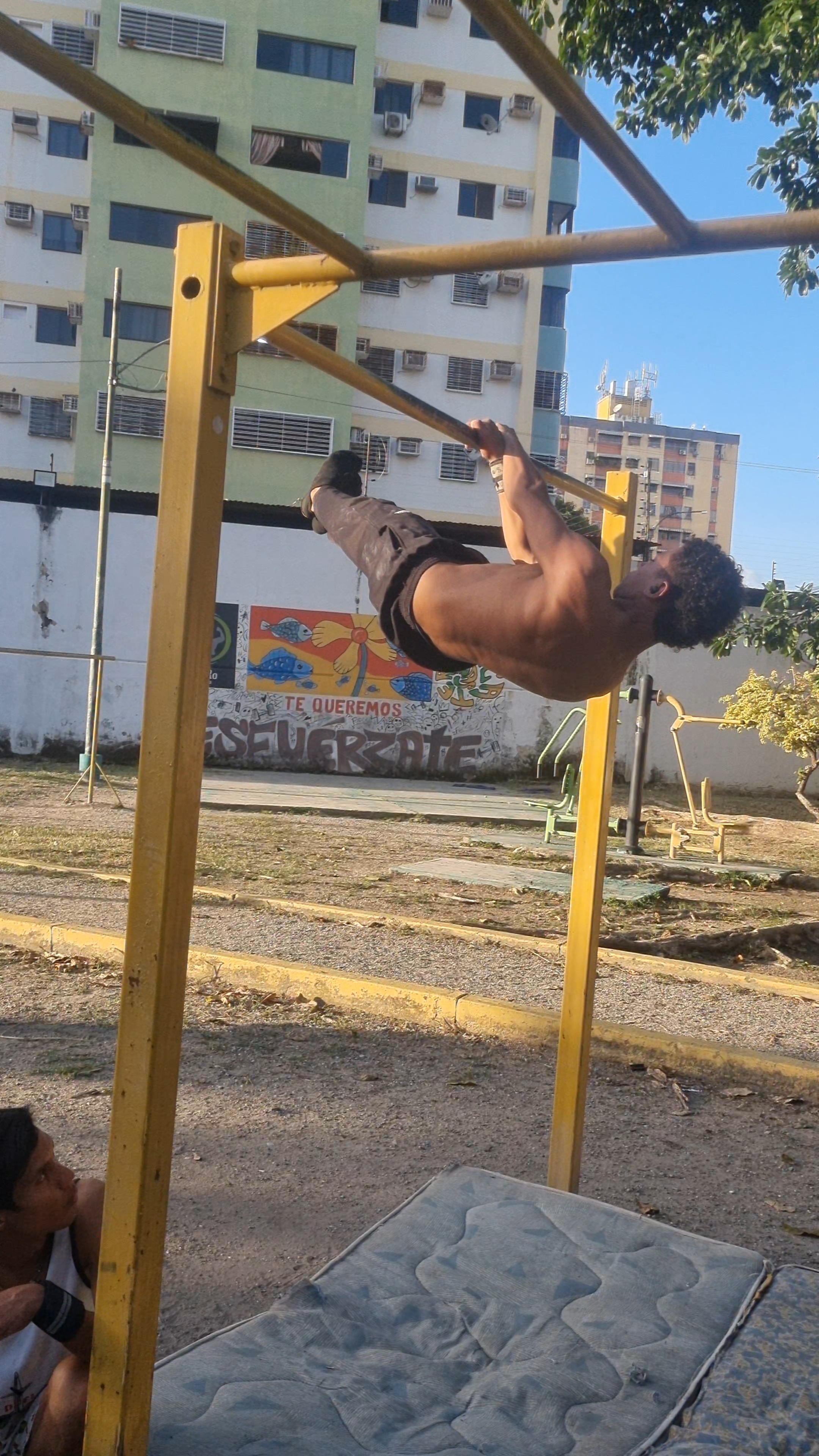 VideoCapture_20250608-221246.jpg