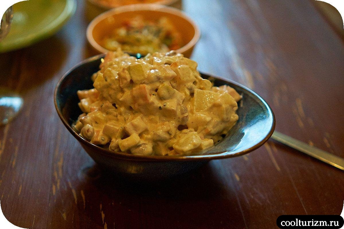 Potato Salad with Ham and BeansKartoffelsalat mit Schinken und Bohnen ...