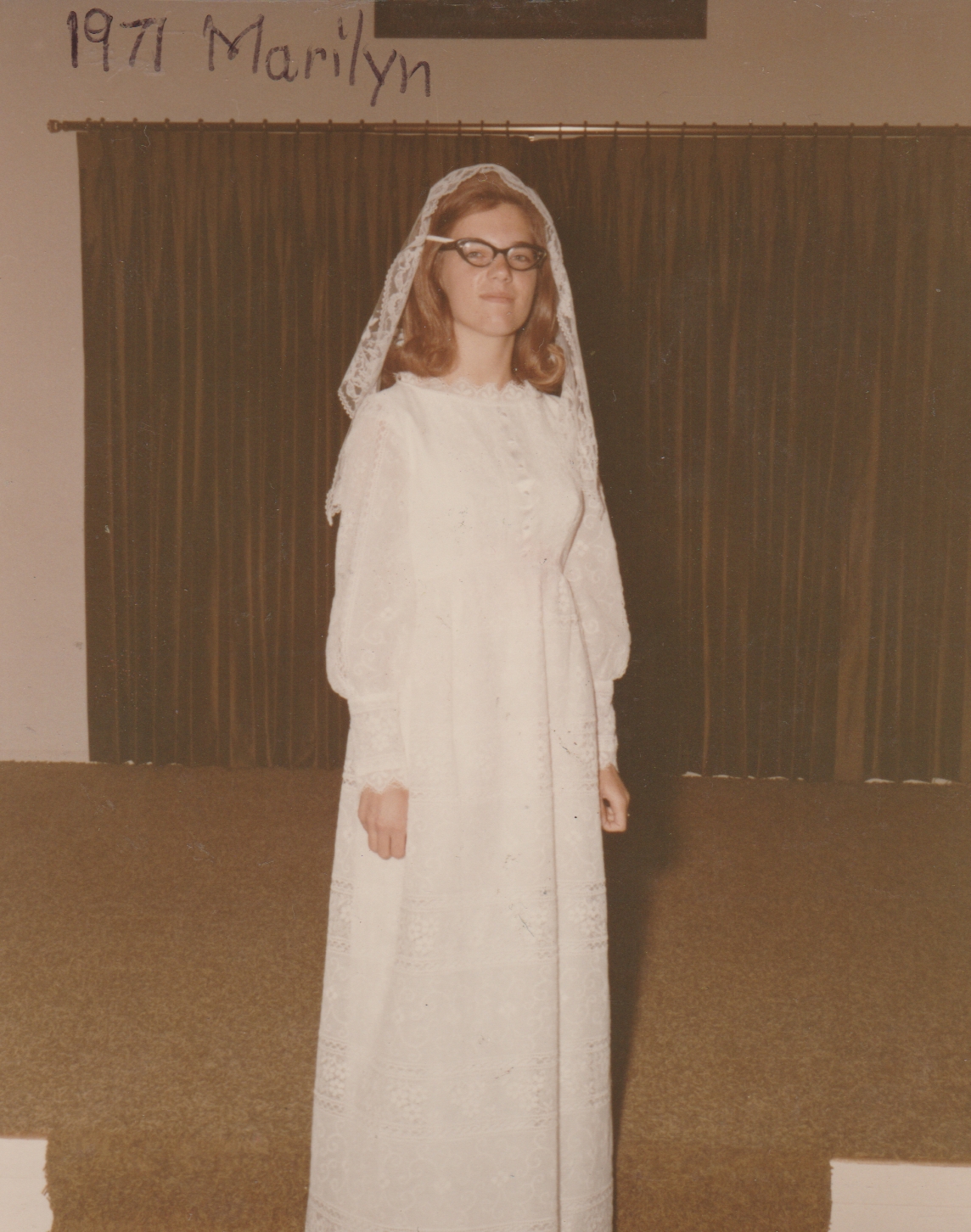 1971 - Marilyn Married Ron Hunter - Her Dress.jpg