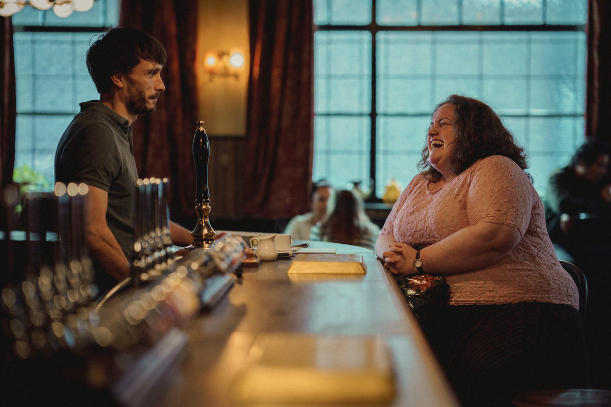 Baby_Reindeer_-_Donny_and_Martha_in_a_pub.jpg