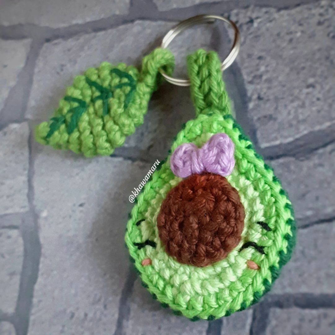 crochet 2D_palta amigurumi_Xhataki_avocado_aguacate_khawamaru.jpg