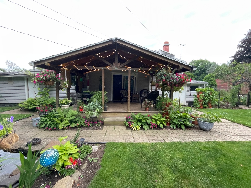 hivegarden-flowers-porch-1.jpg