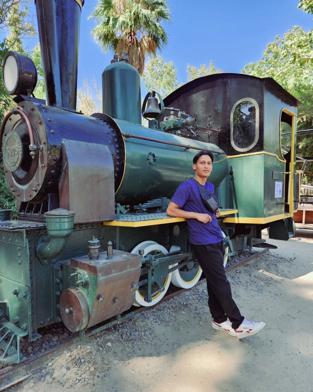 Ese tren no pasa dos veces chichi  🛤 súbete!.heic.jpg