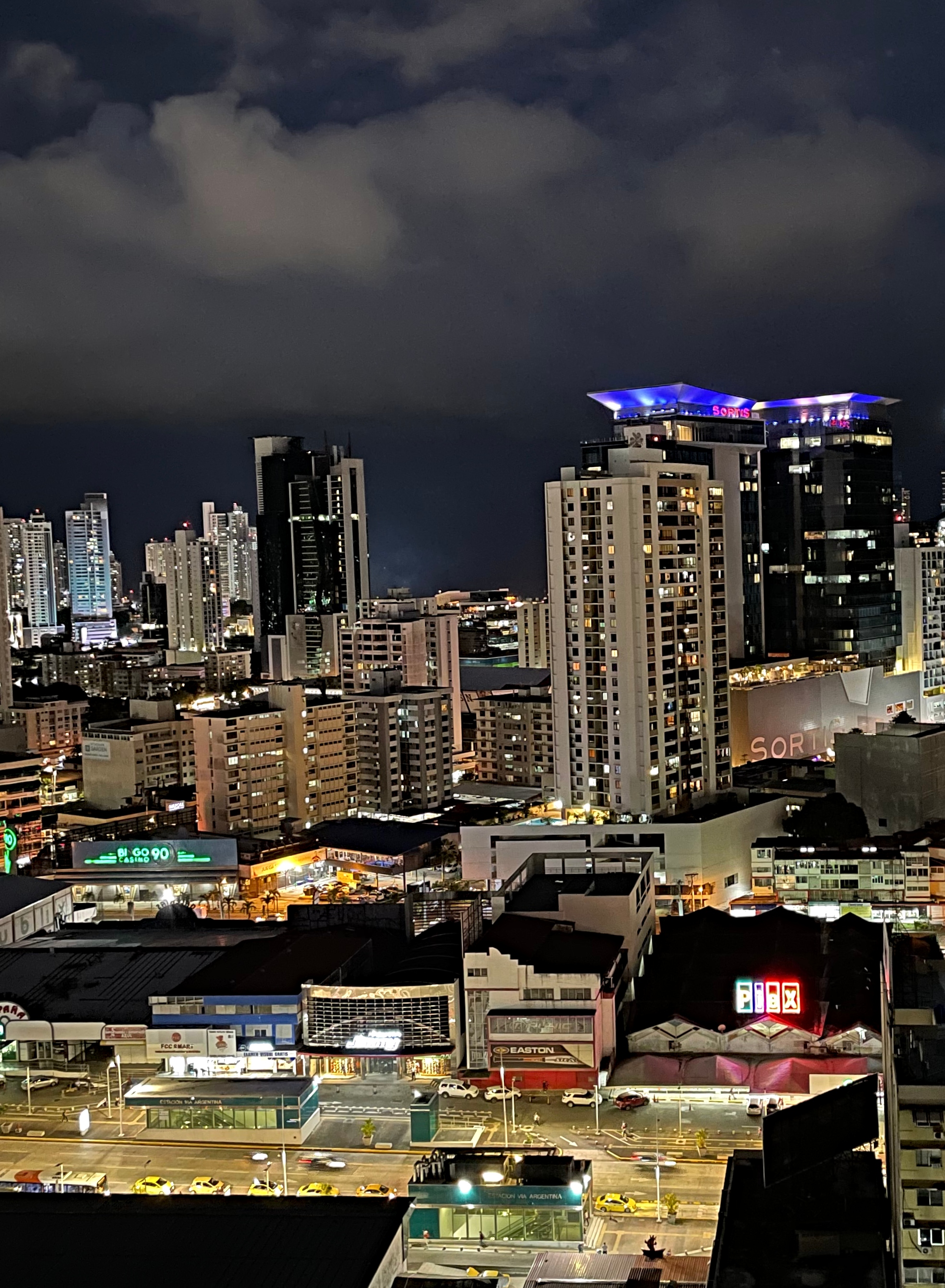 travel-panama-skyline-rooftop-4-sunscape.jpg