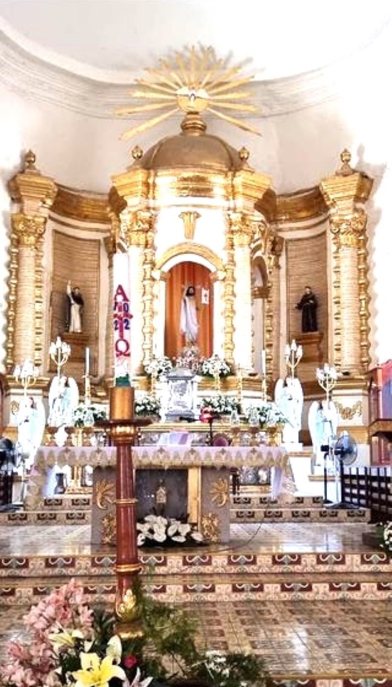 altar1.jpg