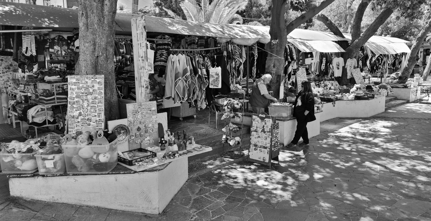 valparaiso-vendors-001-bw.jpg