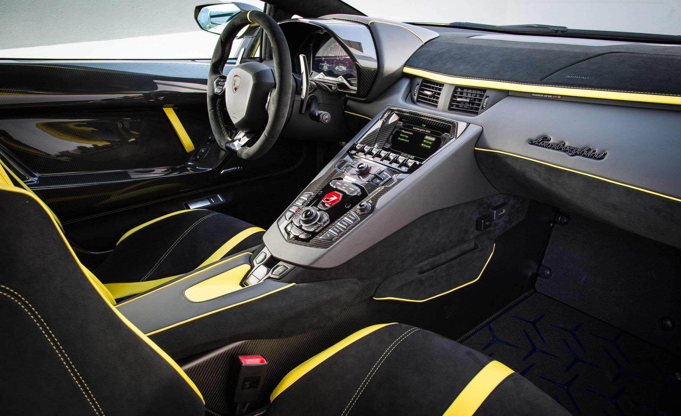 2019-Lamborghini-Aventador-SVJ-Interior-Front-Seats-Wallpaper.jpg
