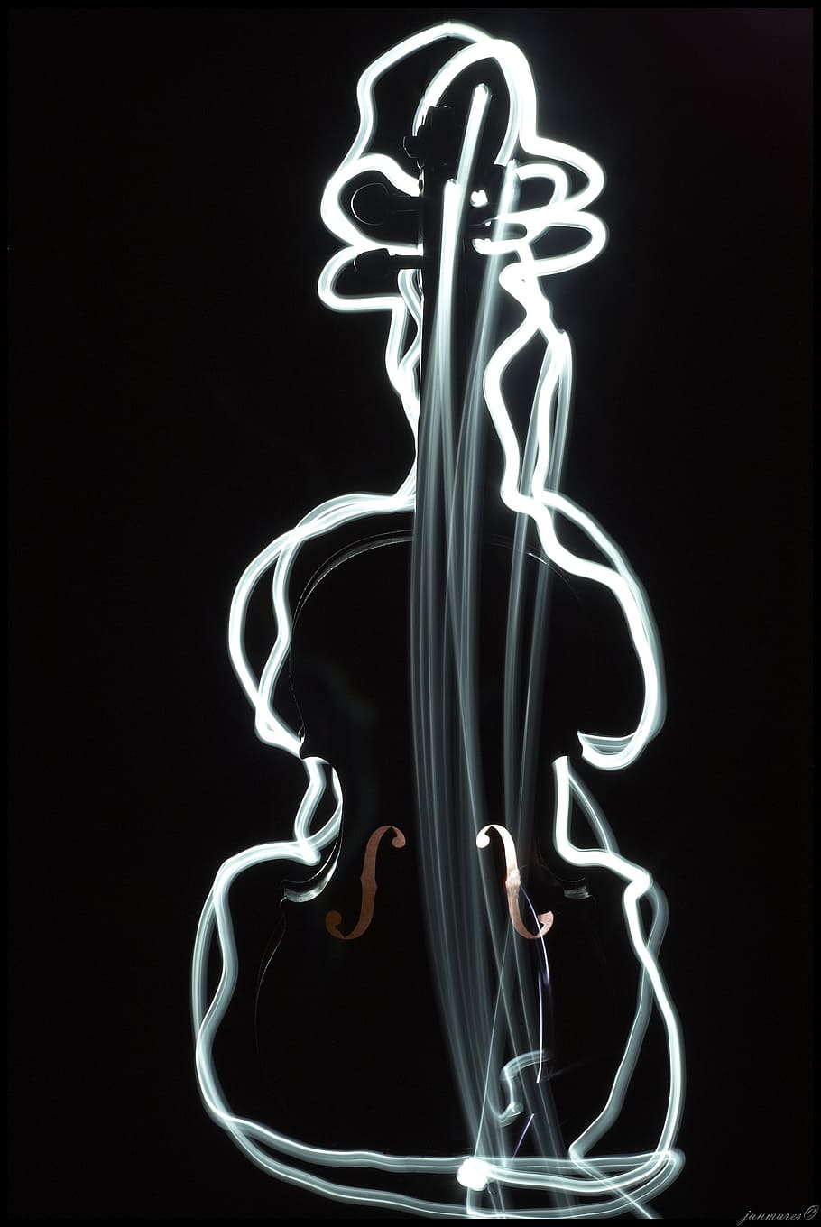 violinmusicpaintingwithlightmusicalinstruments.jpg