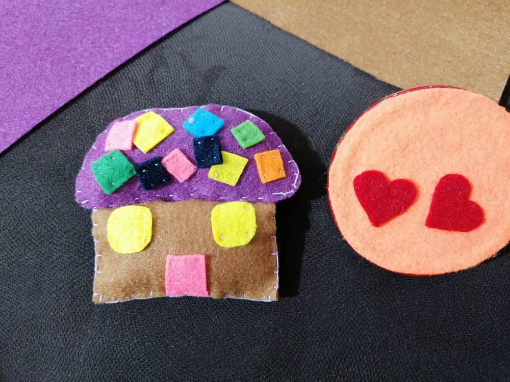 diy-felt-house (5).jpeg