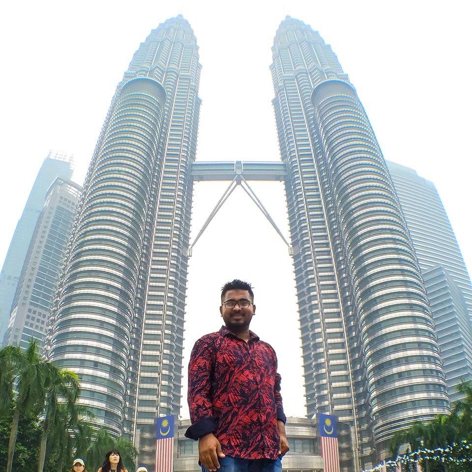 KLCC, Petronas Towers, Kuala Lumpur, Malaysia..jpg