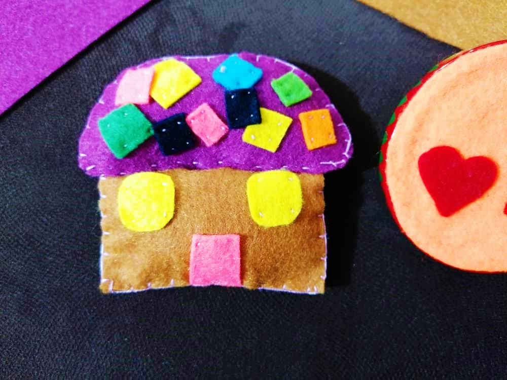 diy-felt-house (1).jpeg