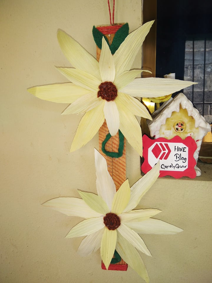 DIY: Lindas Flores Hechas con Hojas de Maiz.//Cute Flowers Made with Corn  Leaves.// — Hive