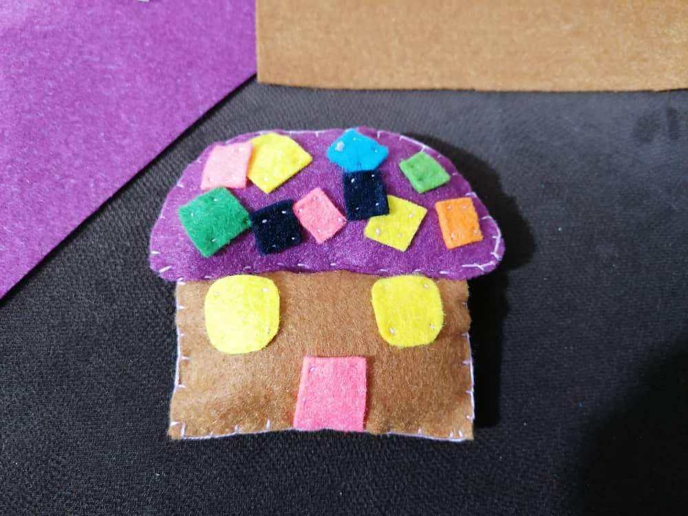 diy-felt-house (8).jpeg