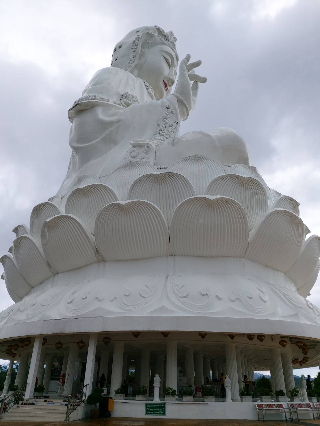 Wat Huay Pla Kang5.jpg