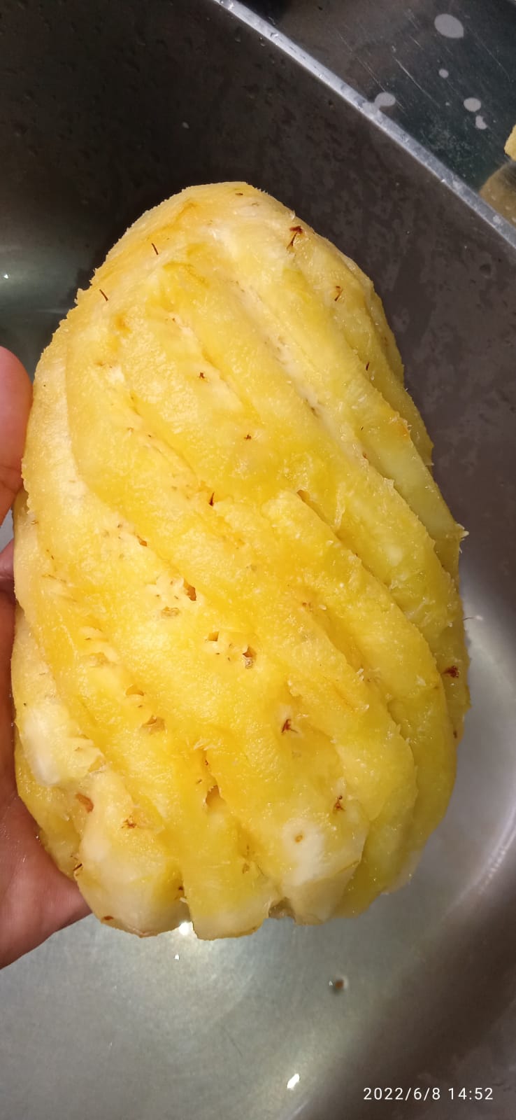 can peeling pineapple be so difficult.jpeg