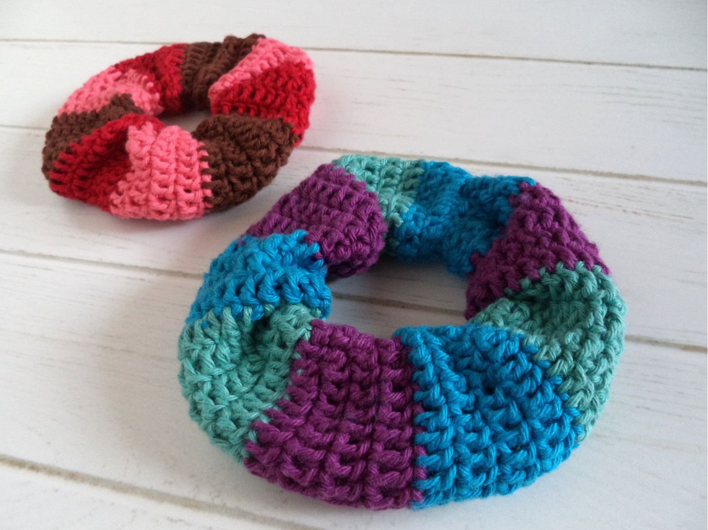 cph.scrunchie o colets_Colores_crochet_khawamaru.jpg