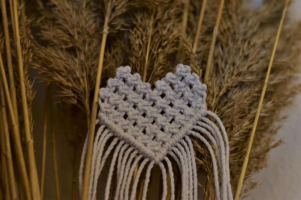 ruth-girl heart macrame (7).JPG