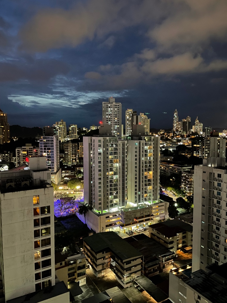 travel-panama-skyline-rooftop-c-sunscape.jpg