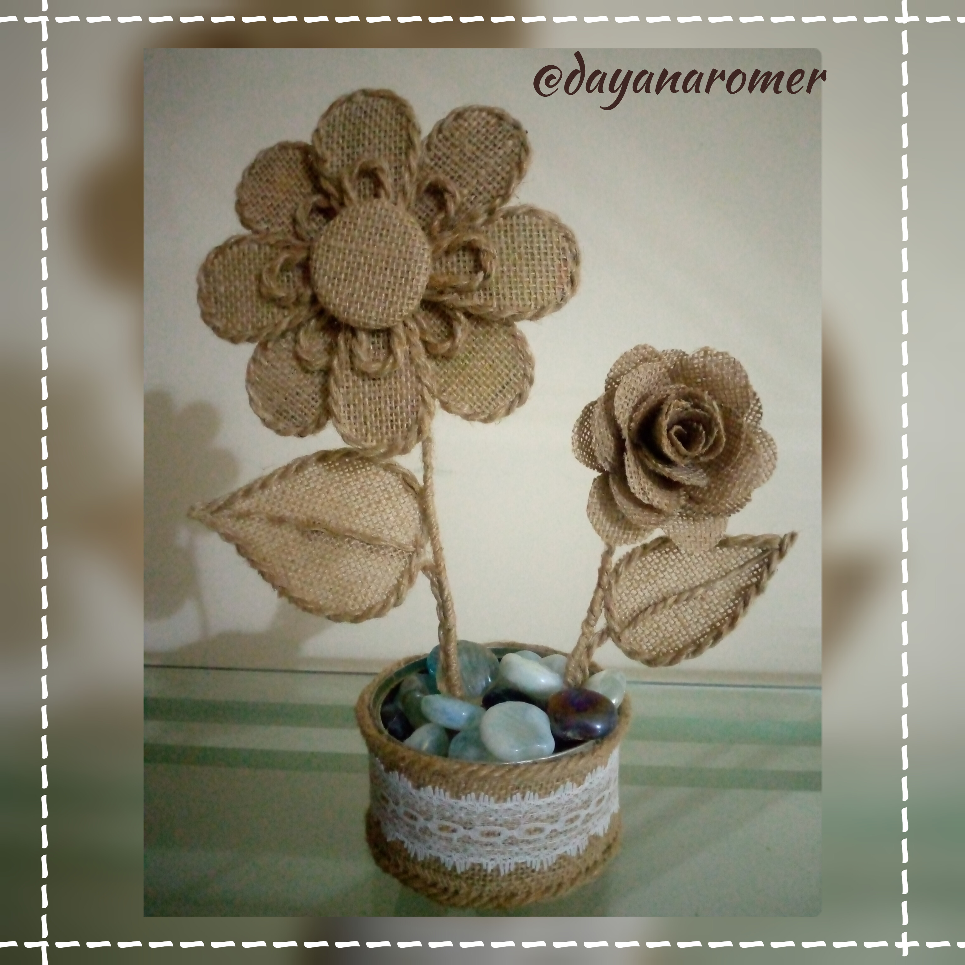 New contest: Spring flowers.Hermosas flores hechas con tela de Yute/  Beautiful flowers with jute fabric ( Esp/Eng) — Hive