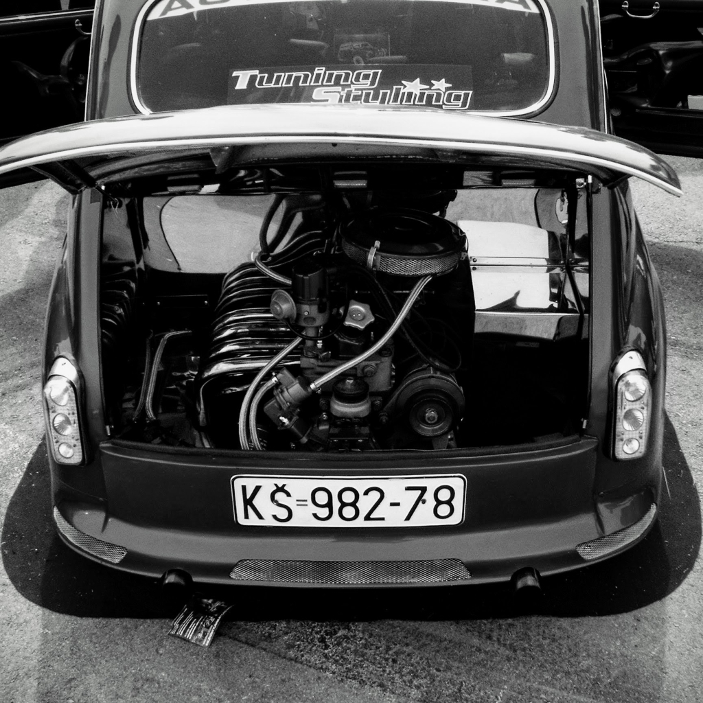 20190817_233742_bw.jpg
