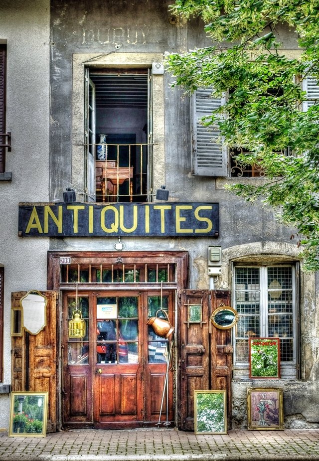 antiquites-signage-157267.jpg