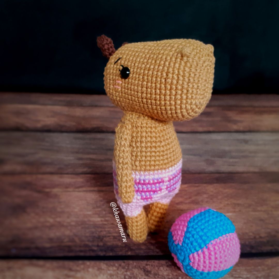 Capivara hembra_khawamaru_crochettoy.jpg