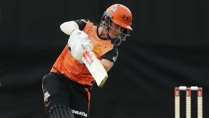 Mooney 91* helps Perth Scorchers brush aside Sydney Sixers challenge