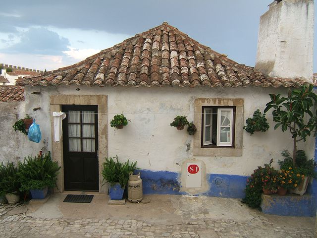 small-house-274481__480.jpg