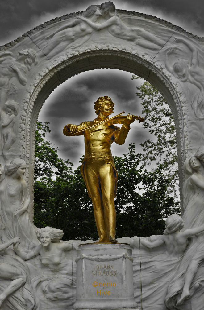 strauss-golden-001.JPG