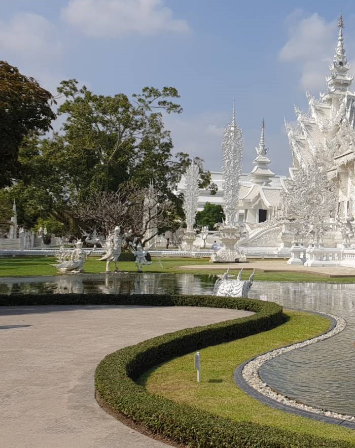 Wat Rong Khun6 (3).jpg