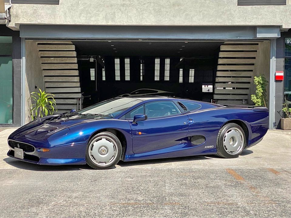 xj220-th.jpg