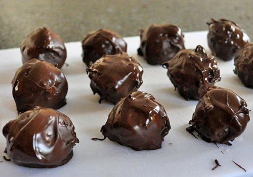 r_chocolate_covered_coconut_balls5.jpg