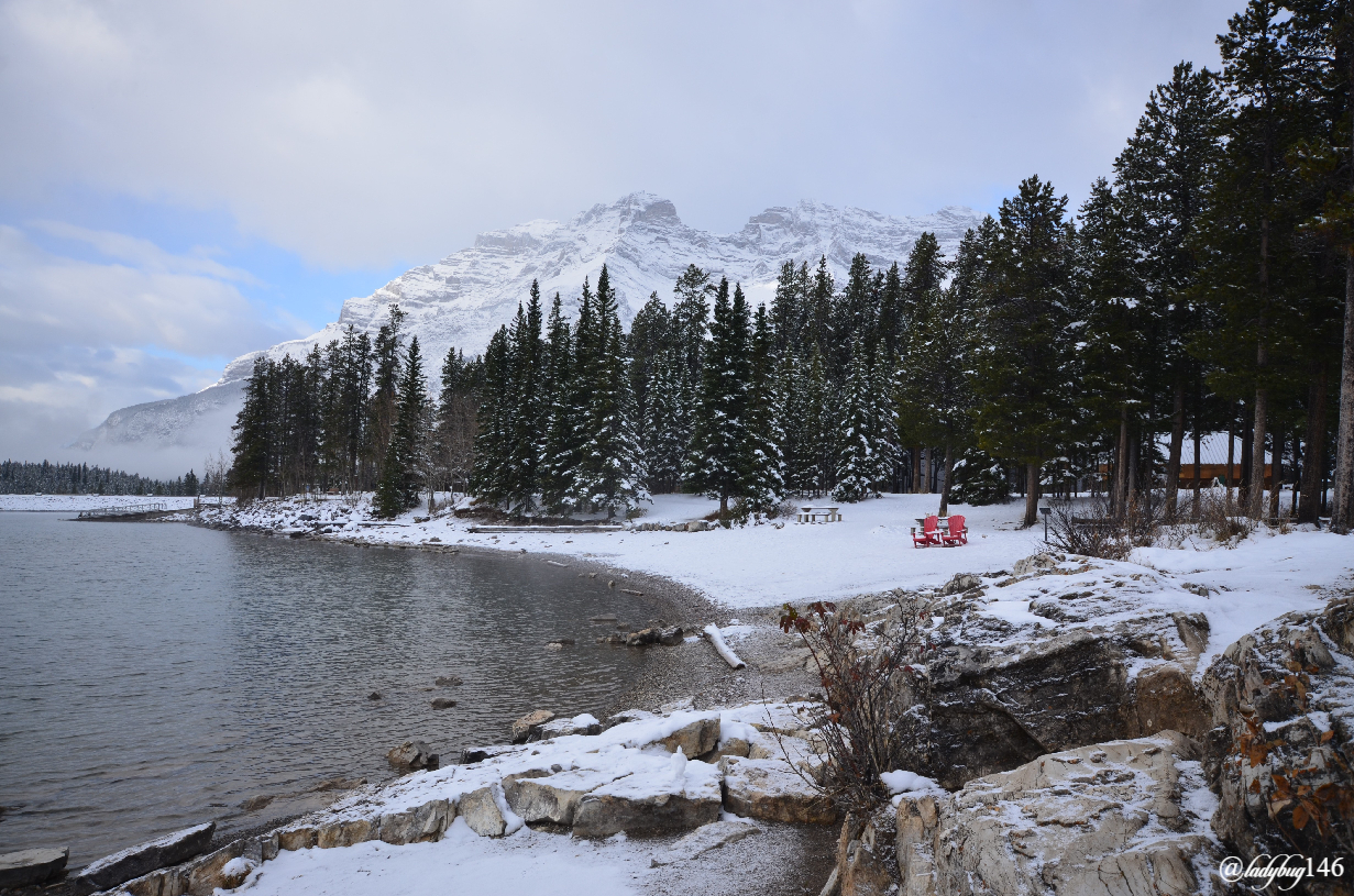 lake minnewanka (1).jpg