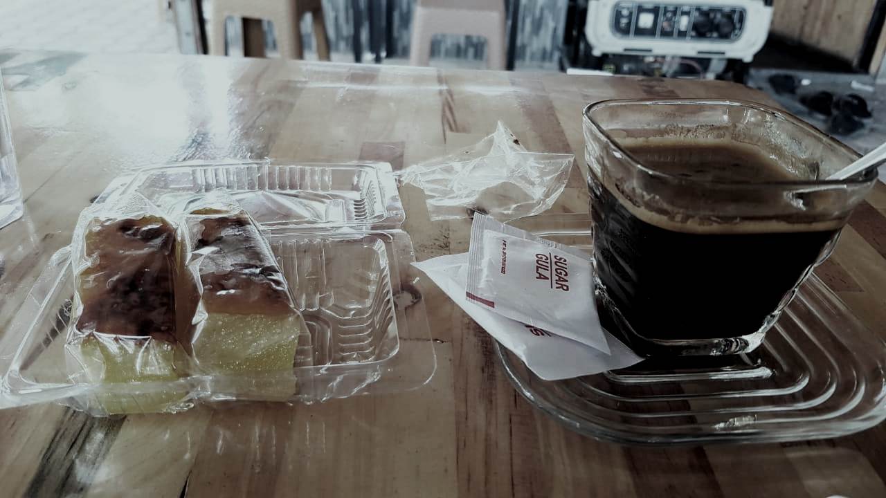 kue dan kopi.jpg