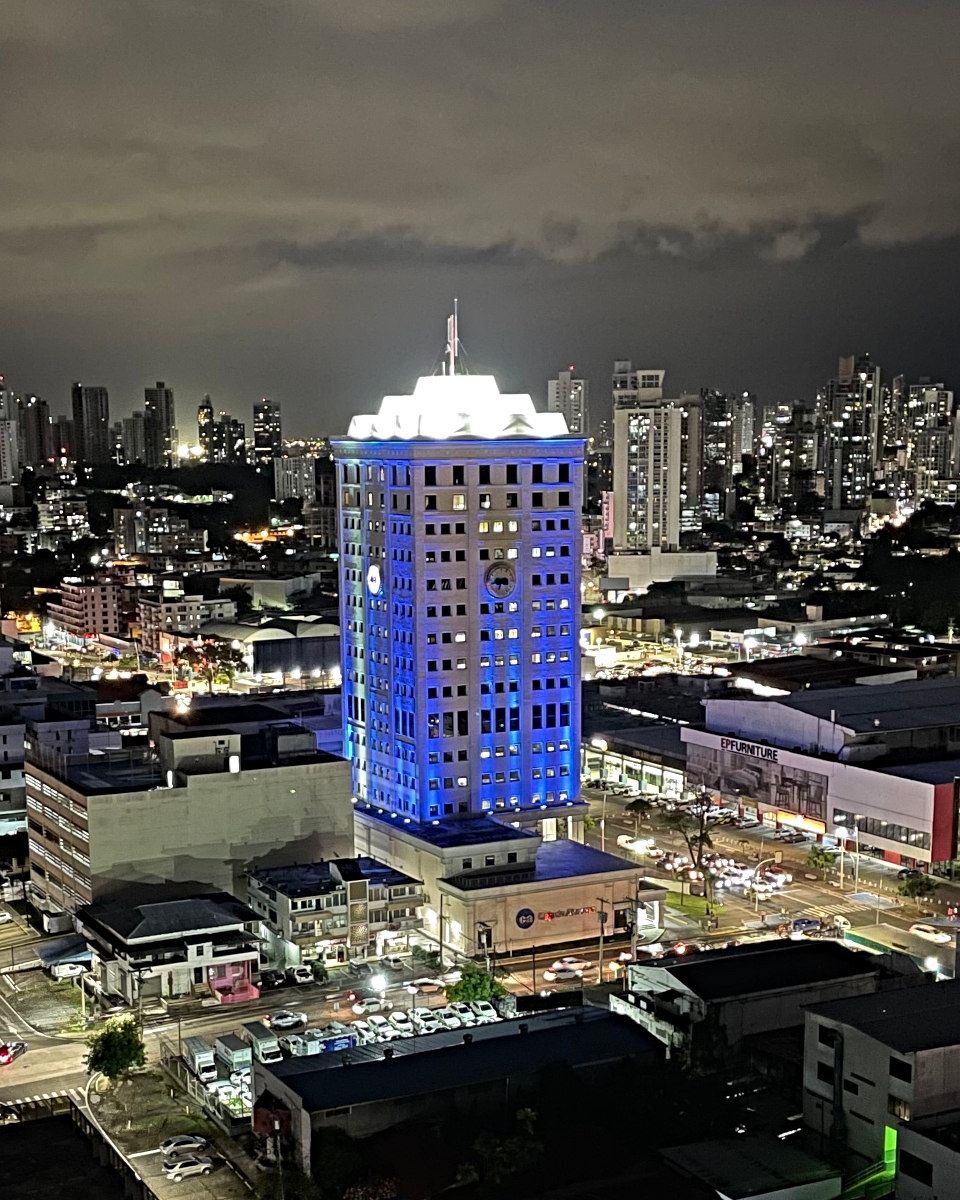 travel-panama-skyline-rooftop-3-sunscape.jpg