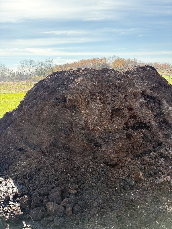 hivegarden-fall-manure-1 (1).jpg