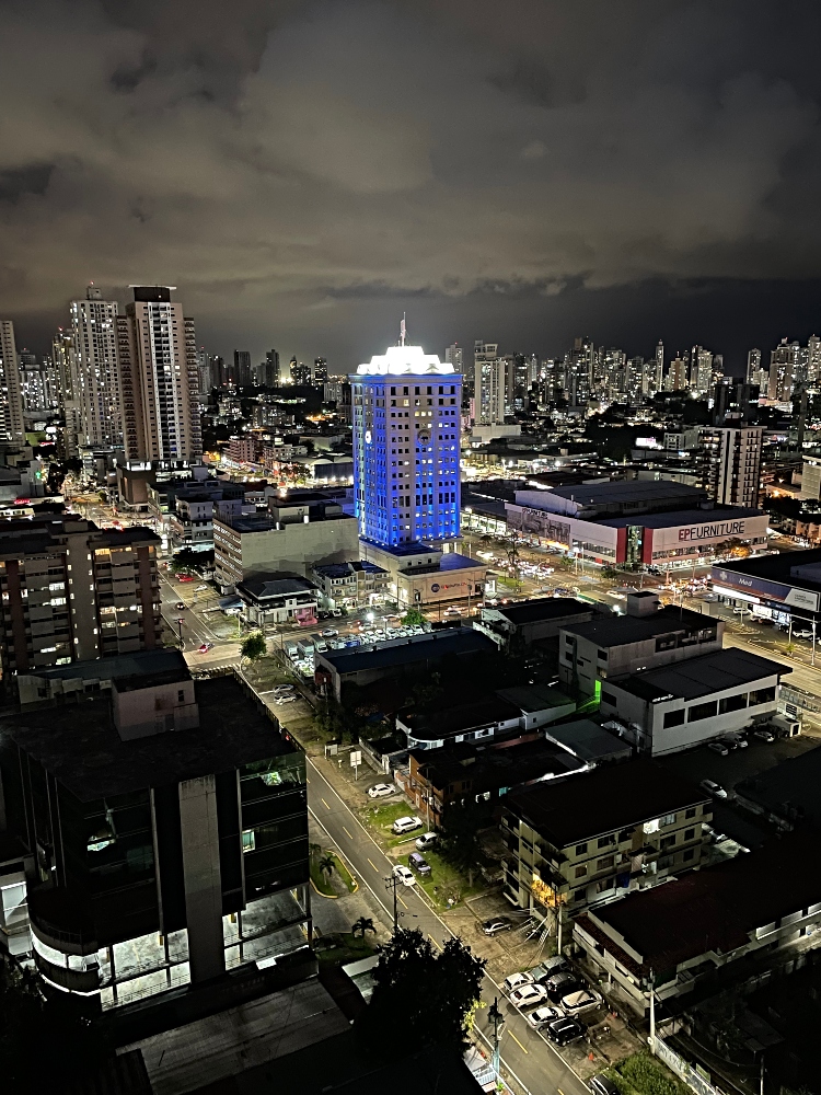 travel-panama-skyline-rooftop-2-sunscape.jpg