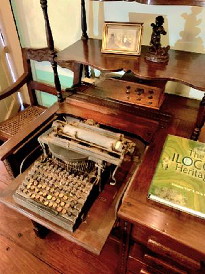  "typewriter.jpg"