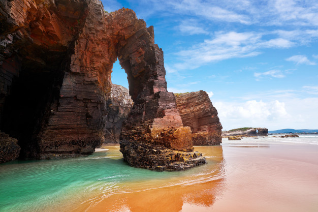 playa-las-catedrales-catedrais-beach-galicia-spain_79295-1941.jpg