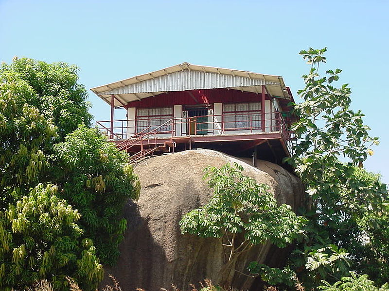 800px-Puerto_Ayacucho_1998.jpg