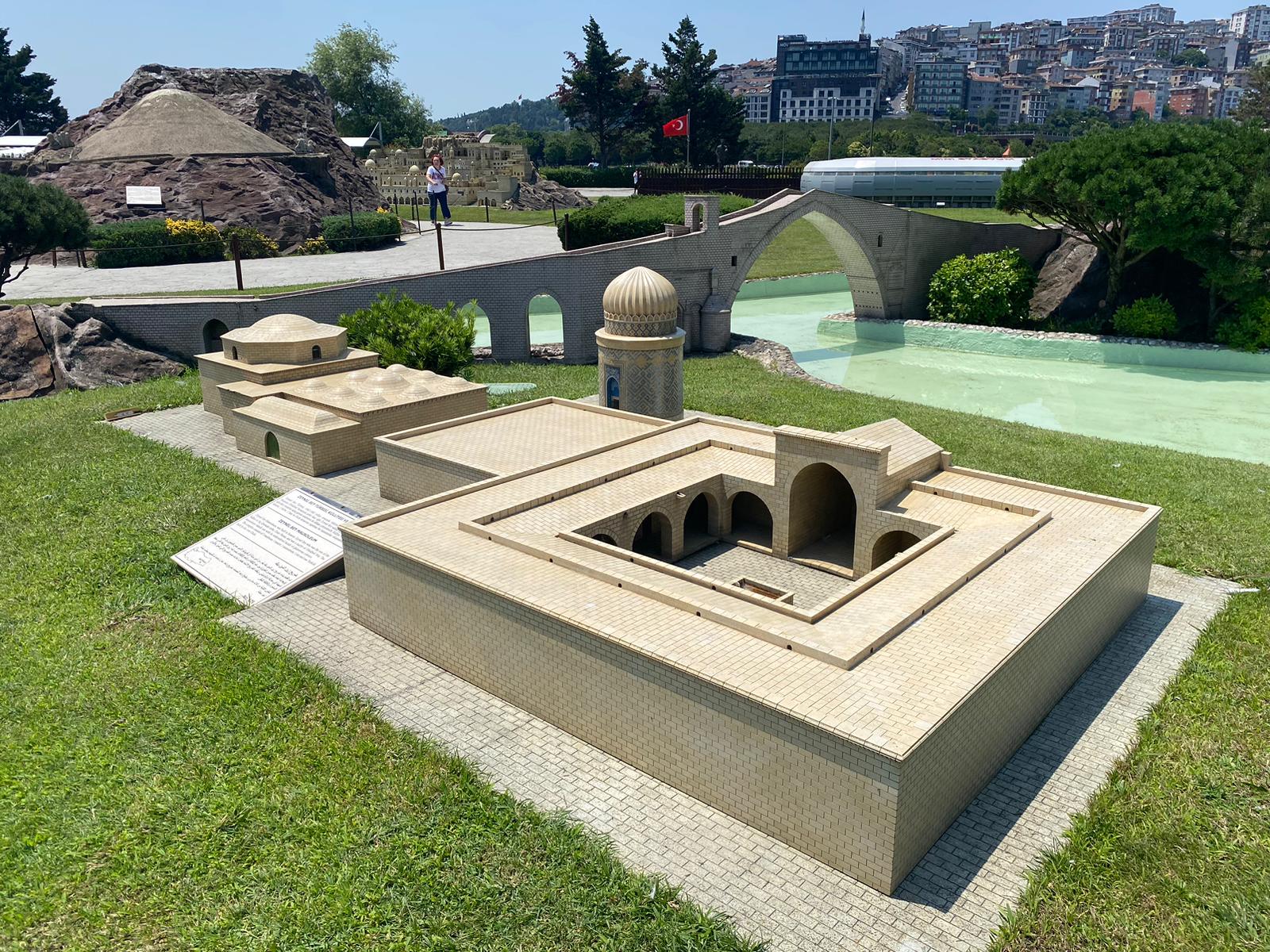 Zeynel Bey Mausoleum.jpeg